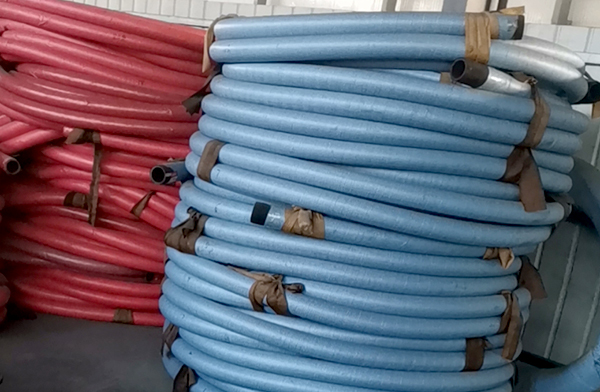 鋼絲橡膠管廠家.jpg 鋼絲橡膠管廠家.jpg